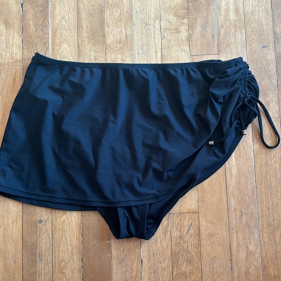 Women’s bathing suit bottom size XL 16-18 - Picture 1 of 4